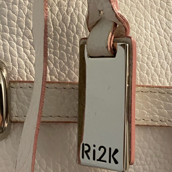 RI2K London Handbag - Picture 3 of 8